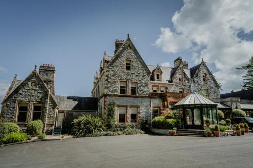 wedding photos at the Magheramorne estate